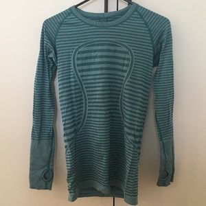 LULULEMON LONG SLEEVE TOP WOMEN WINTER - LIKE NEW!